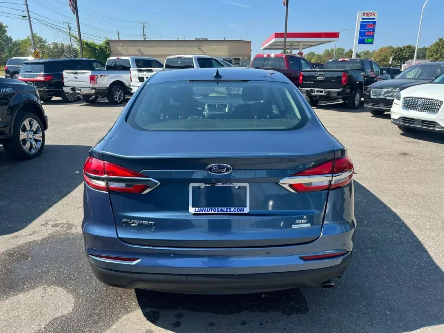 2019 Ford Fusion SE photo 1