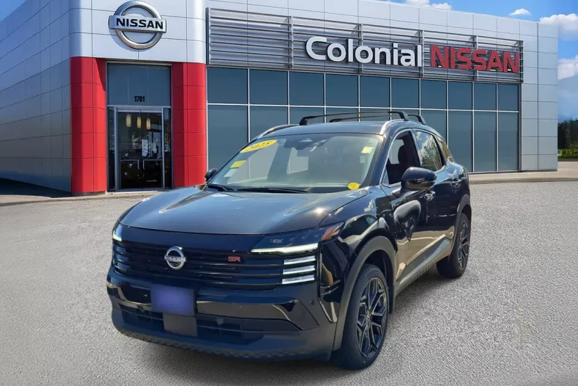 2025 Nissan Kicks SR photo 1