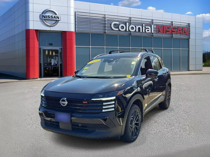 2025 Nissan Kicks SR photo 1