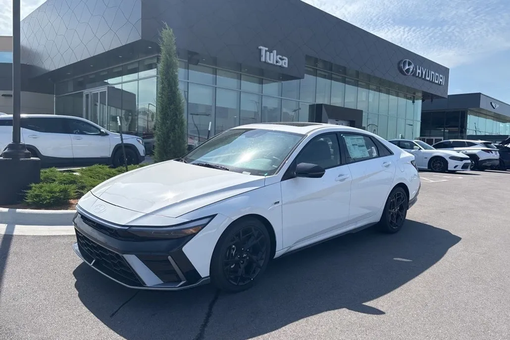 2025 Hyundai Elantra N Line photo 1