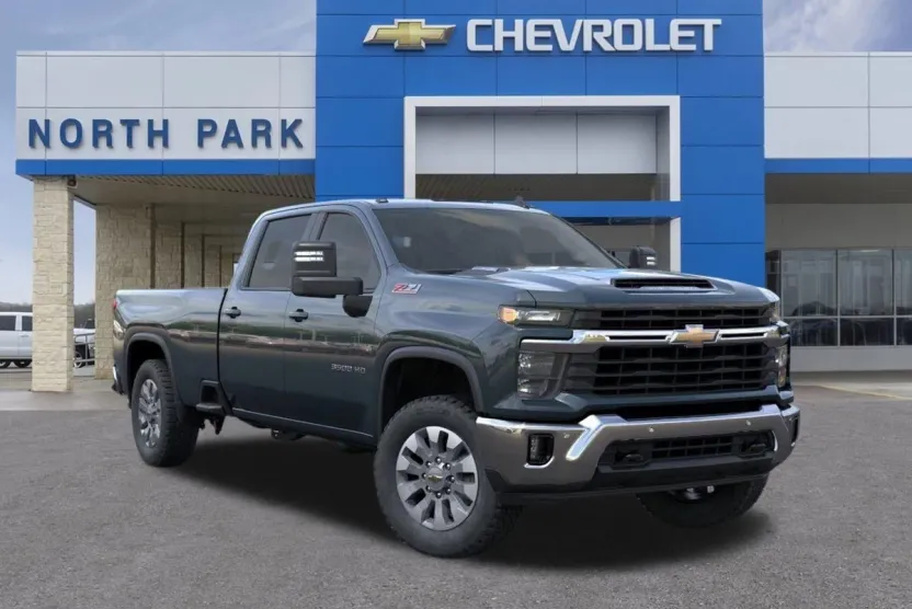 2026 Chevrolet Silverado 3500HD LT photo 1