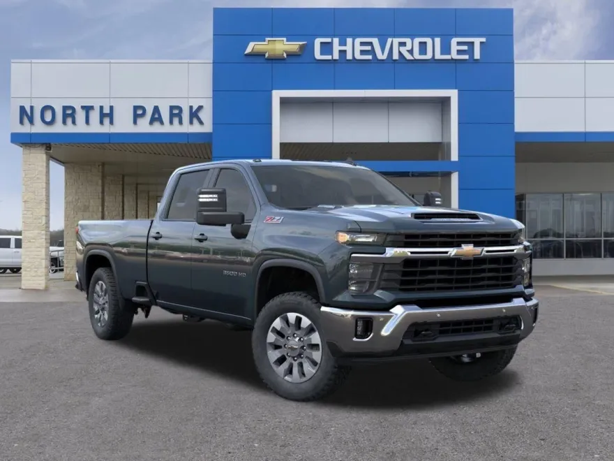 2026 Chevrolet Silverado 3500HD LT photo 1