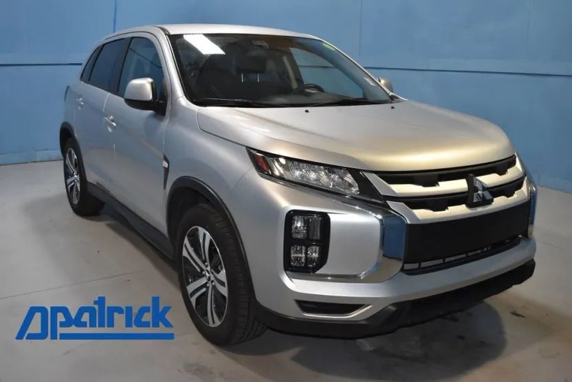 2024 Mitsubishi Outlander Sport SE photo 1