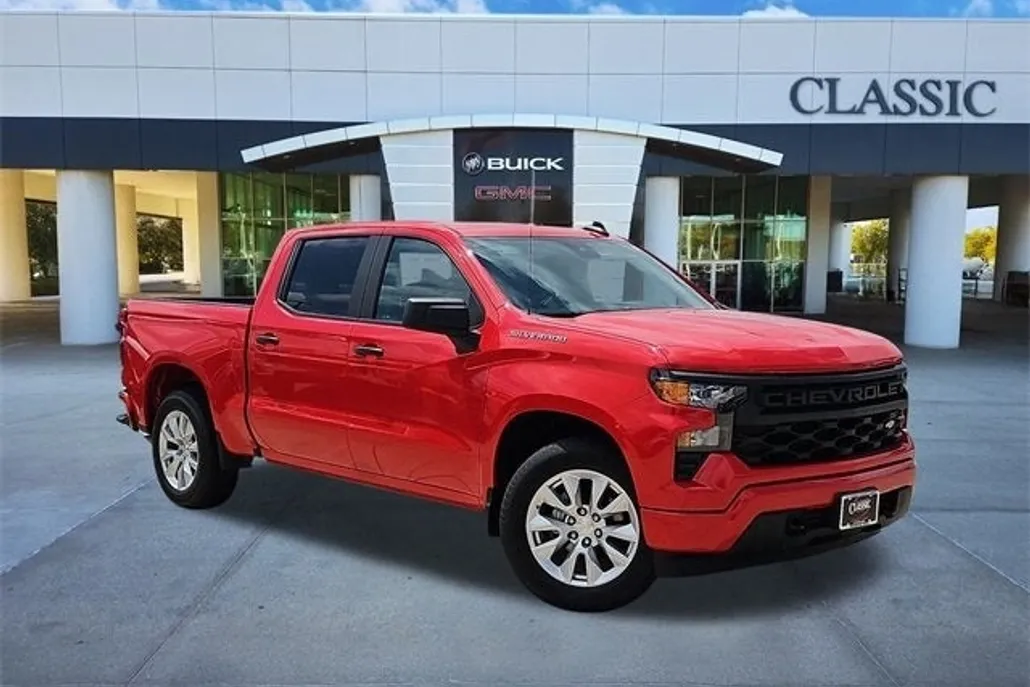 2024 Chevrolet Silverado 1500 Custom photo 1