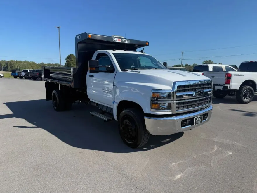2022 Chevrolet Silverado 6500HD photo 1