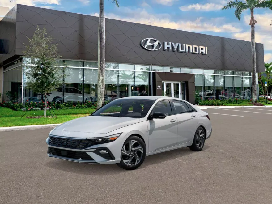 2025 Hyundai Elantra SEL Sport photo 1