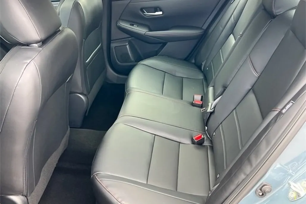 2025 Nissan Sentra SR photo 1