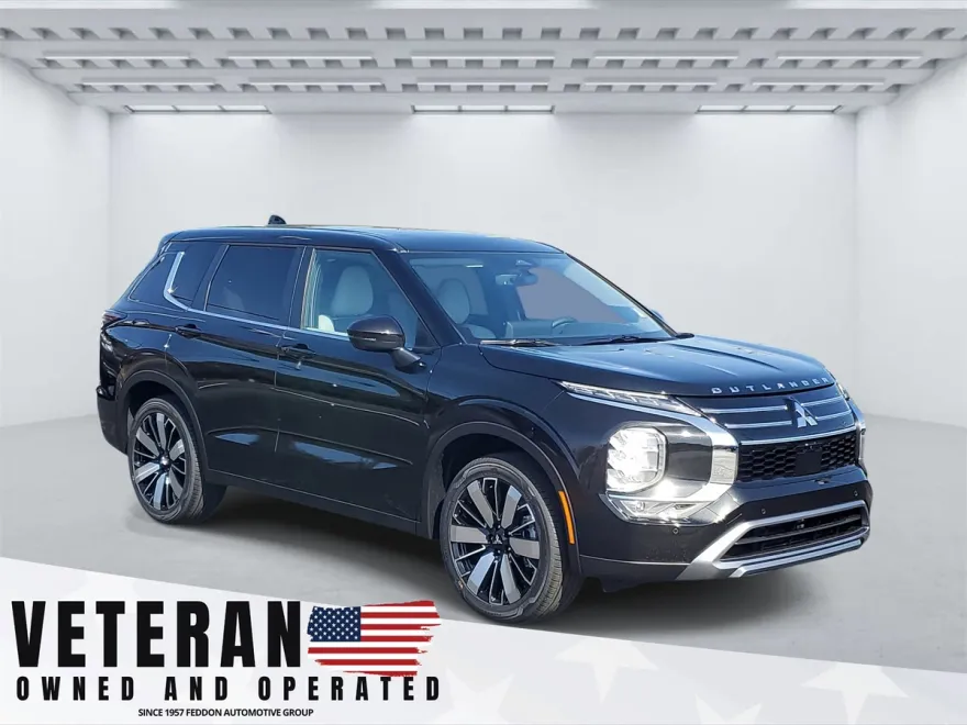 2025 Mitsubishi Outlander SE photo 1