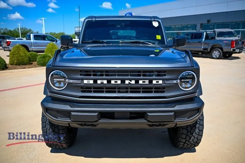 2025 Ford Bronco Base photo 1