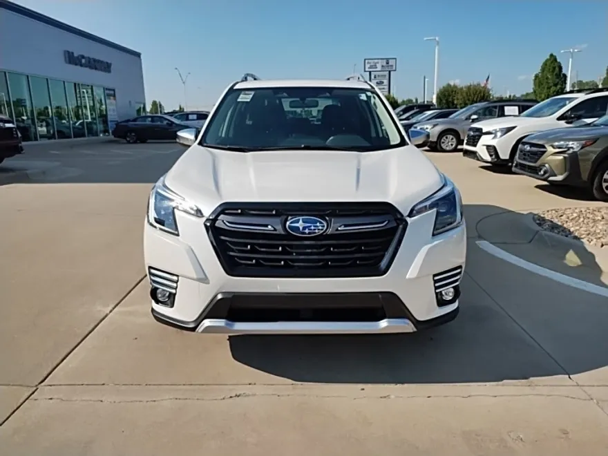 2023 Subaru Forester Touring photo 1