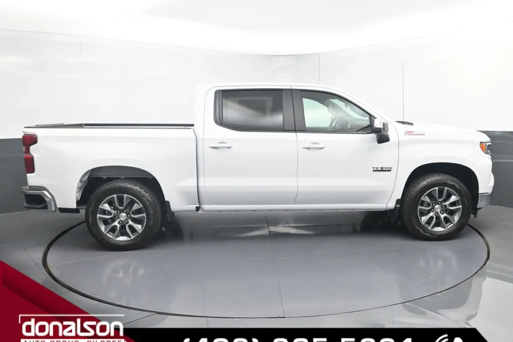2026 Chevrolet Silverado LT photo 1