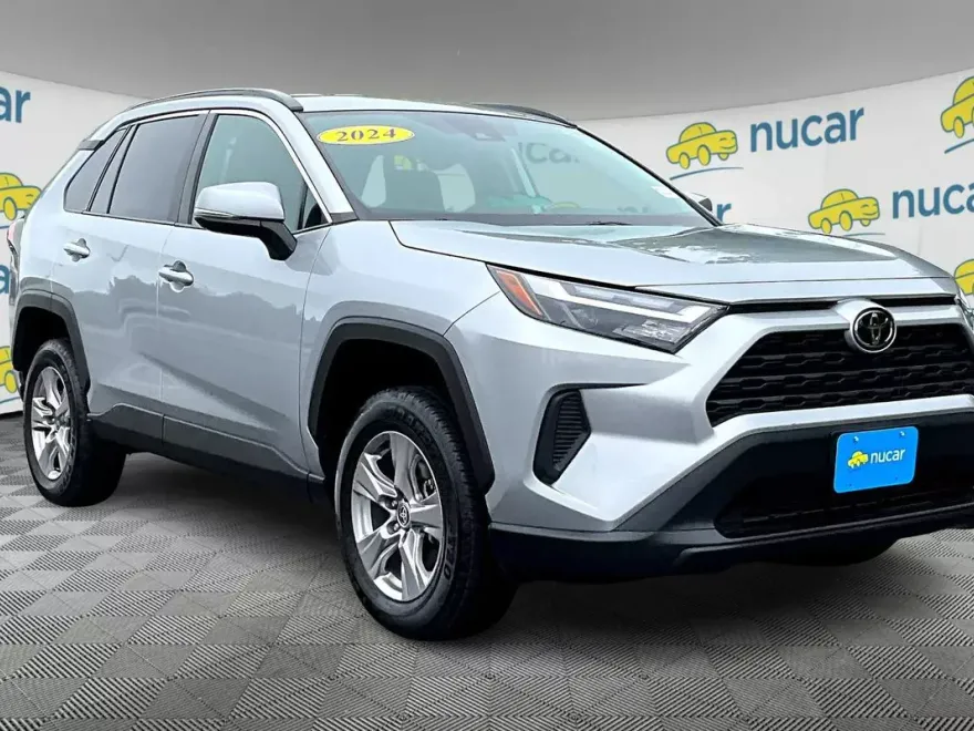 2024 Toyota RAV4 XLE photo 1