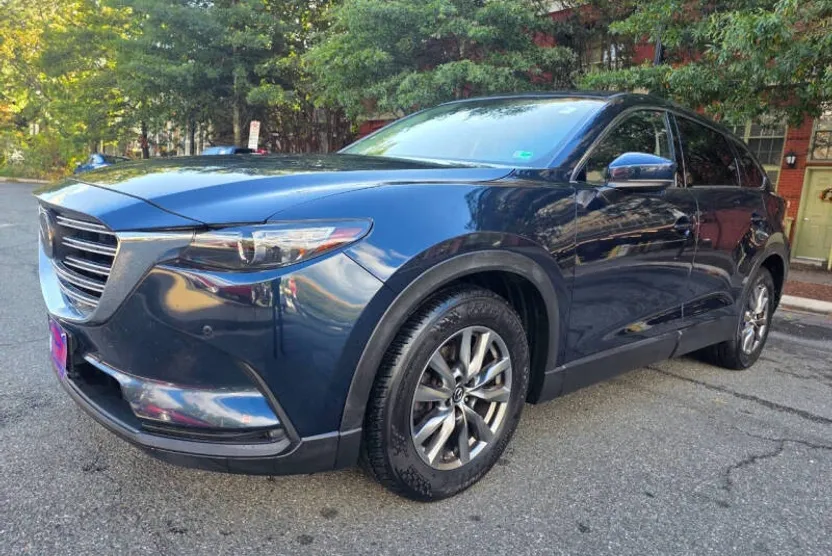 2018 Mazda CX-9 Touring photo 1