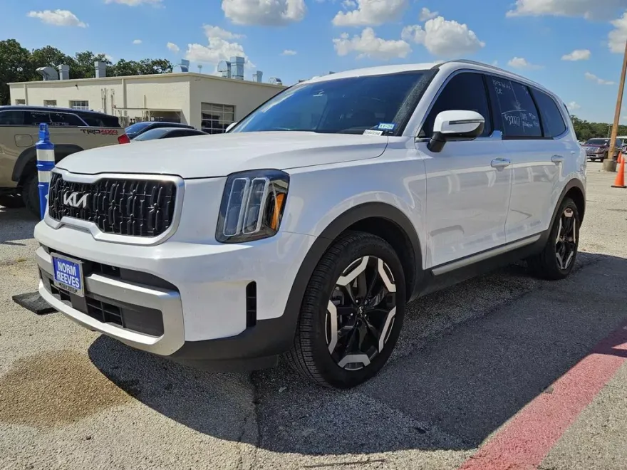 2024 Kia Telluride EX photo 1