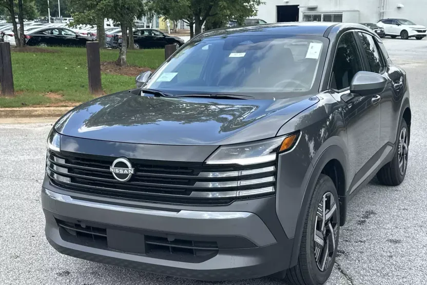 2025 Nissan Kicks SV photo 1