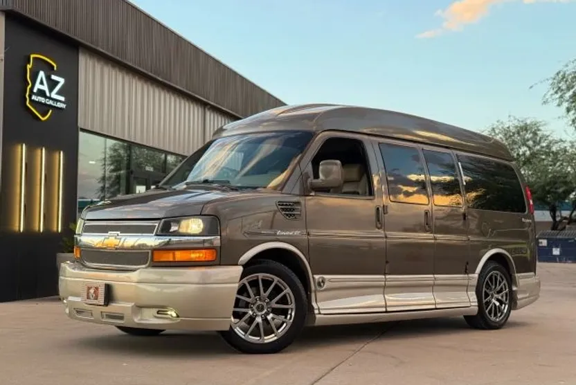 2014 Chevrolet Express 1500 Cargo Van photo 1