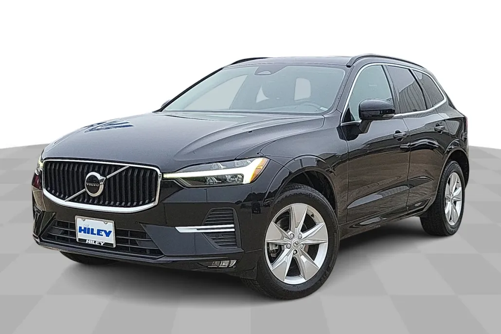 2022 Volvo XC60 B5 Momentum photo 1