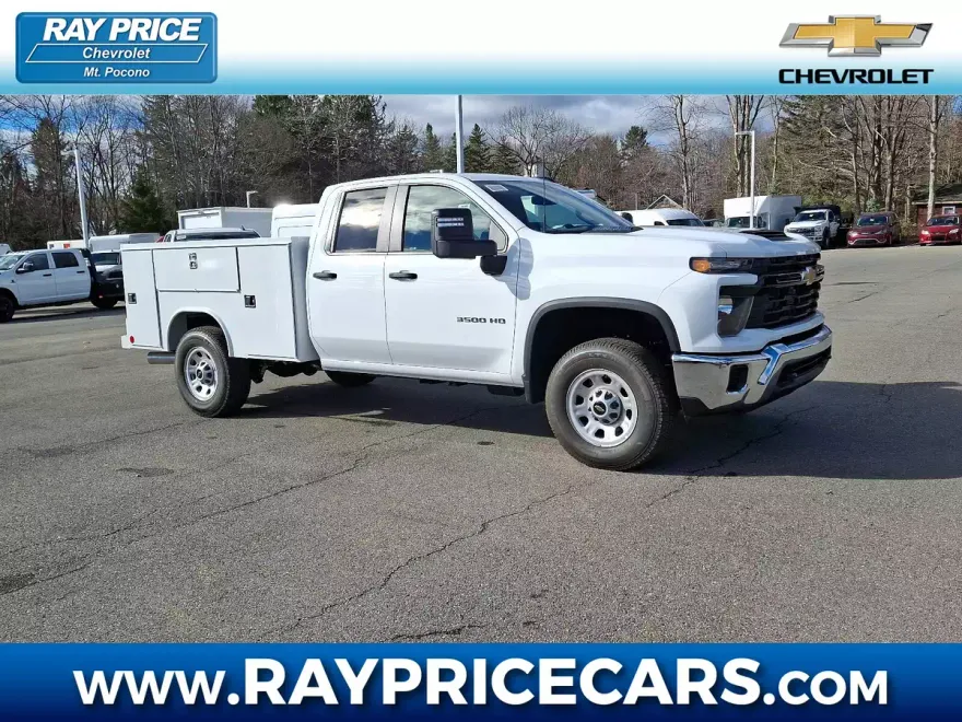 2025 Chevrolet Silverado 3500HD photo 1