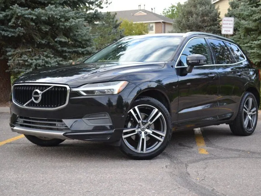 2018 Volvo XC60 T5 Momentum photo 1