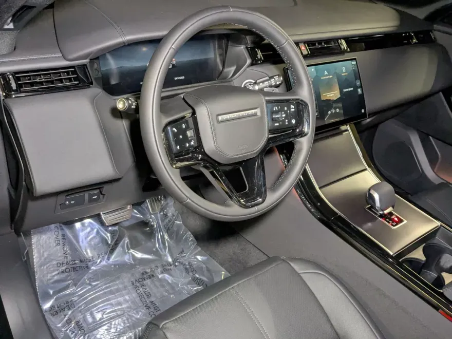 2026 Land Rover Range Rover Velar P250 Dynamic SE photo 1