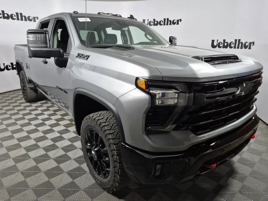 2025 Chevrolet Silverado 2500HD LT photo 1
