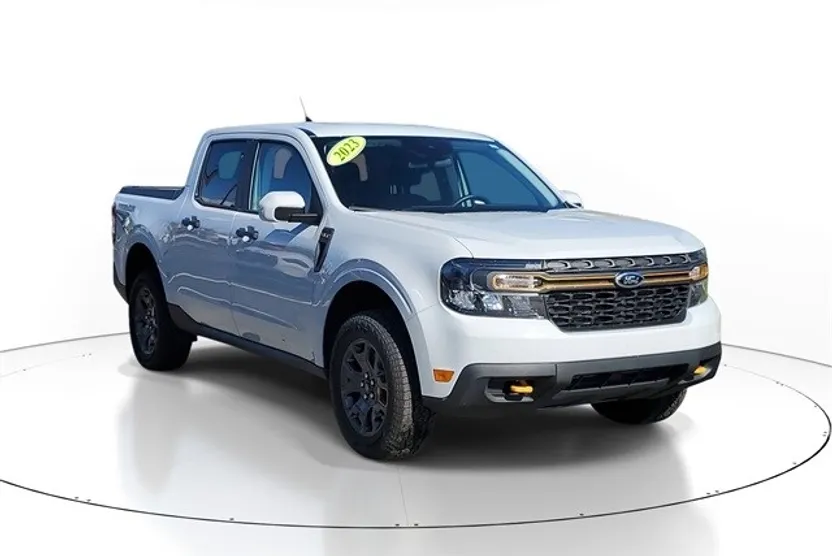 2023 Ford Maverick XLT photo 1