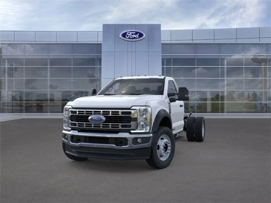 2025 Ford F-550 photo 1