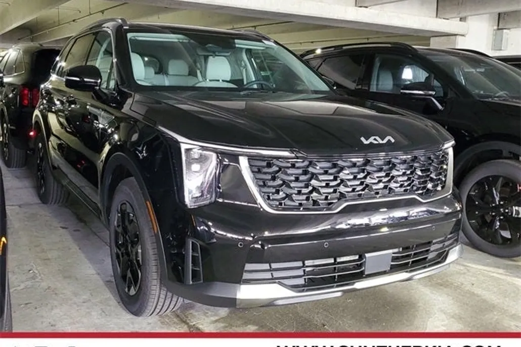 2025 Kia Sorento S photo 1