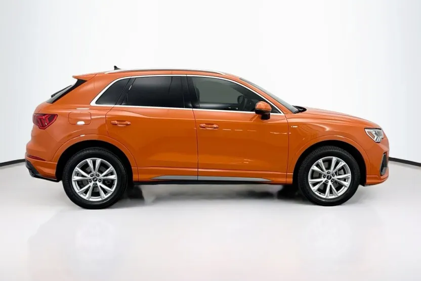 2022 Audi Q3 S line Premium Plus photo 1
