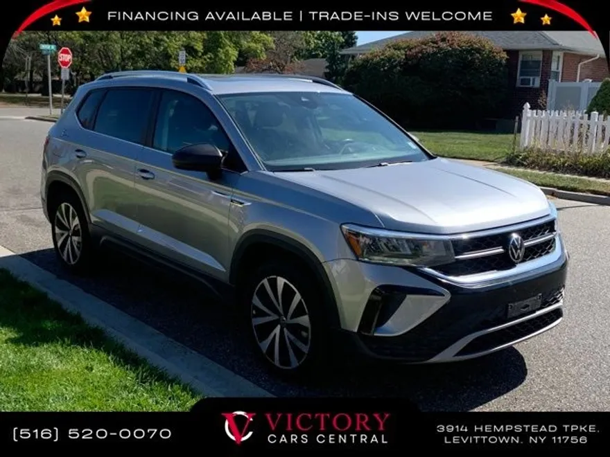 2023 Volkswagen Taos SE photo 1