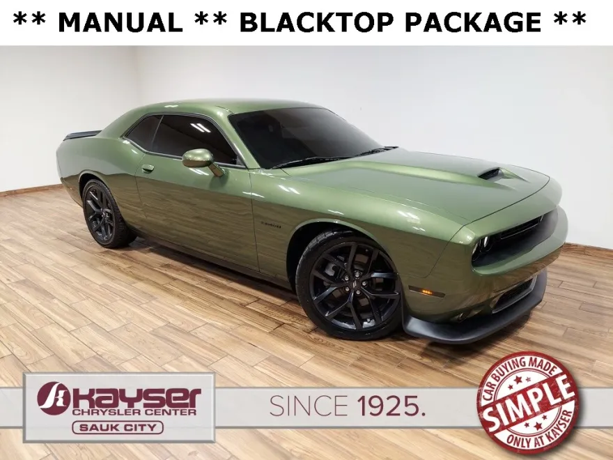 2022 Dodge Challenger R/T photo 1