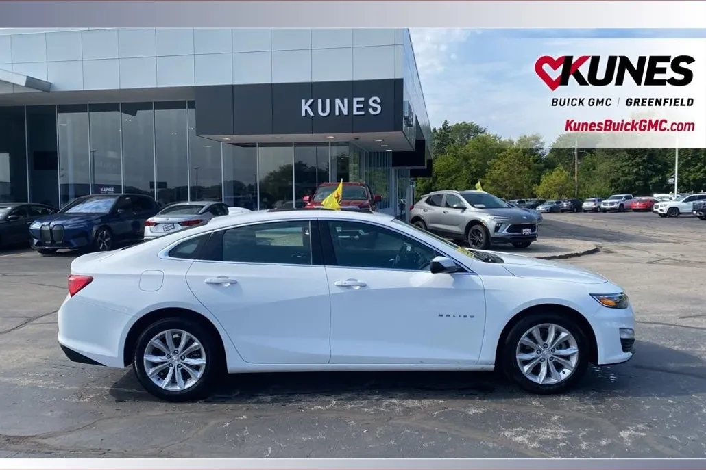 2024 Chevrolet Malibu 1LT photo 1