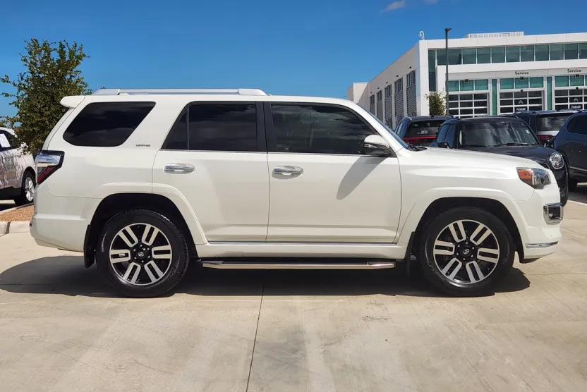 2019 Toyota 4Runner Limited photo 1