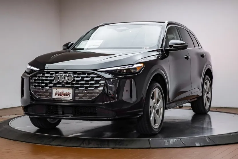 2025 Audi Q5 2.0T Premium Plus photo 1