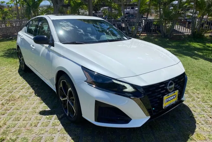 2025 Nissan Altima 2.5 SR photo 1