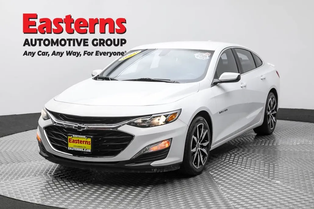 2022 Chevrolet Malibu RS photo 1
