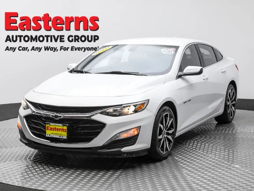 2022 Chevrolet Malibu RS photo 1
