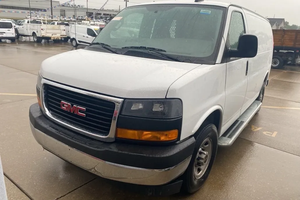 2023 Gmc Savana Cargo 2500 photo 1