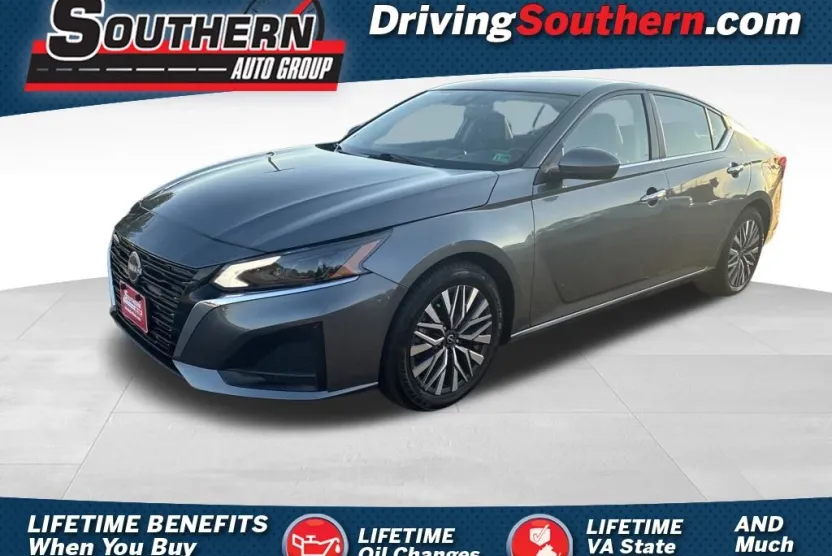 2023 Nissan Altima 2.5 SV photo 1