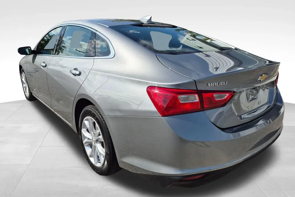 2023 Chevrolet Malibu 1LT photo 1
