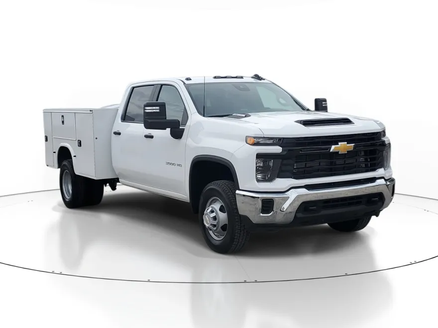 2024 Chevrolet Silverado 3500HD photo 1