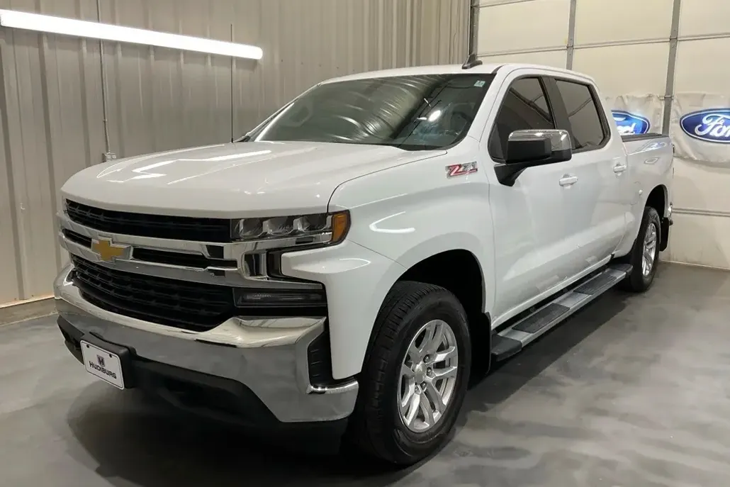 2019 Chevrolet Silverado 1500 LT photo 1