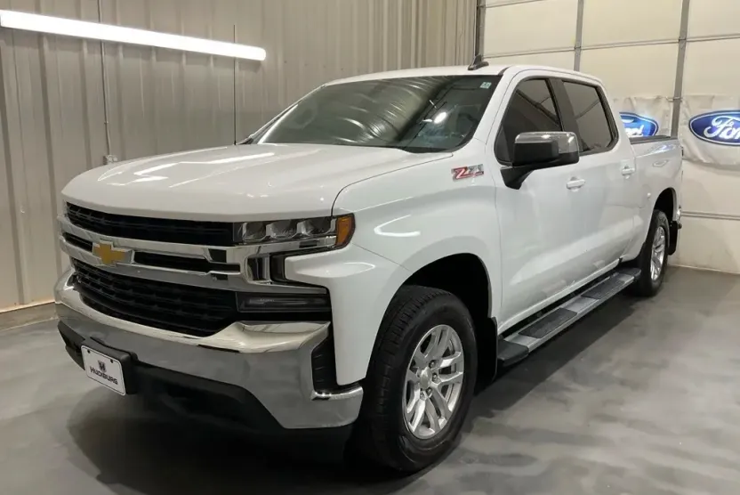 2019 Chevrolet Silverado 1500 LT photo 1