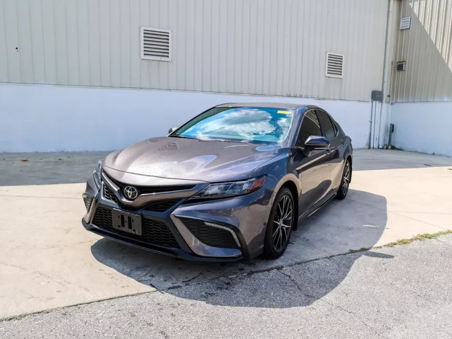 2024 Toyota Camry SE photo 1