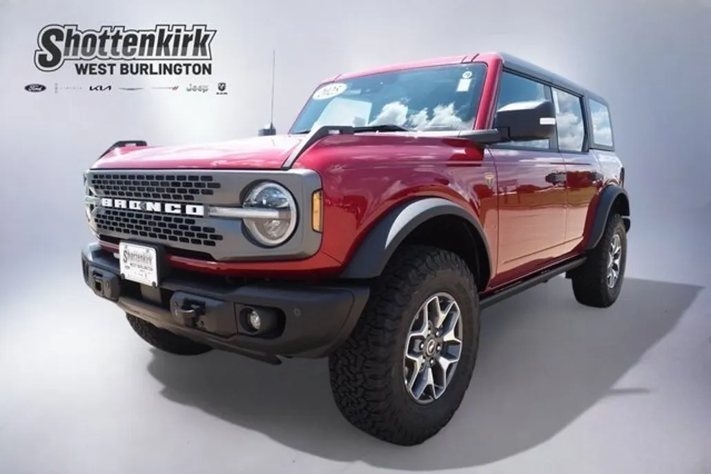 2025 Ford Bronco Badlands photo 1