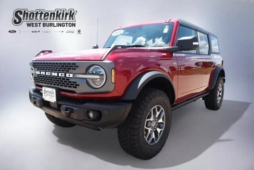 2025 Ford Bronco Badlands photo 1