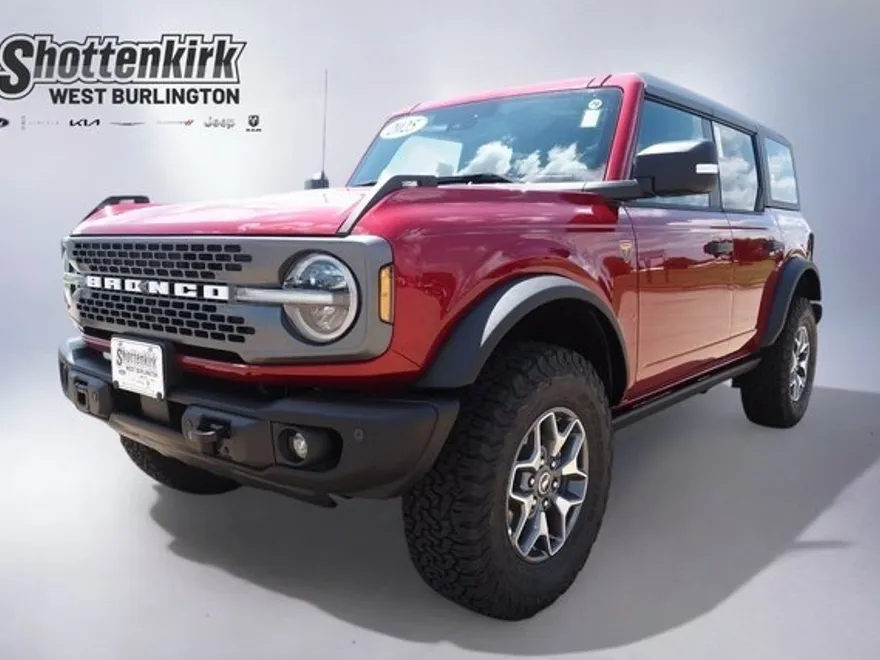 2025 Ford Bronco Badlands photo 1