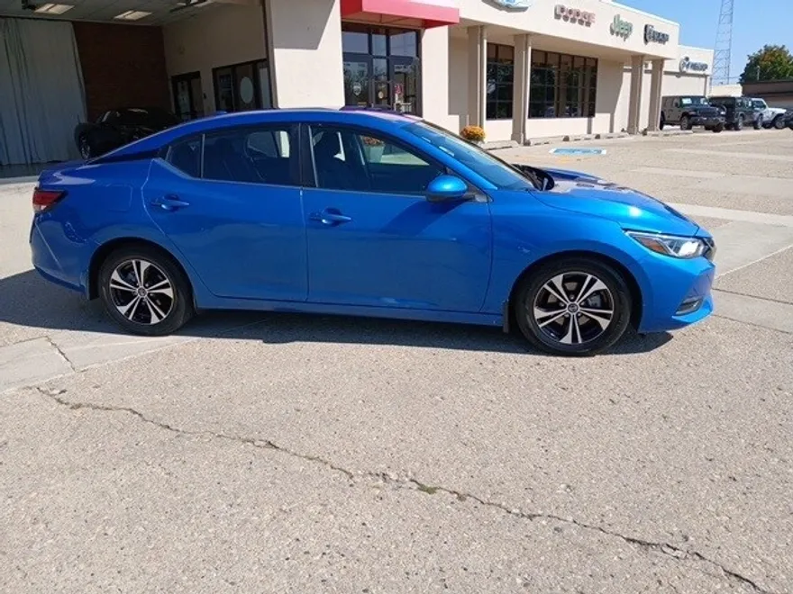 2022 Nissan Sentra SV photo 1