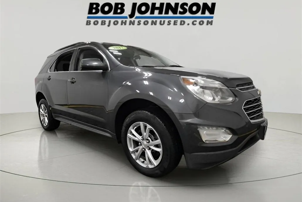 2017 Chevrolet Equinox LT photo 1