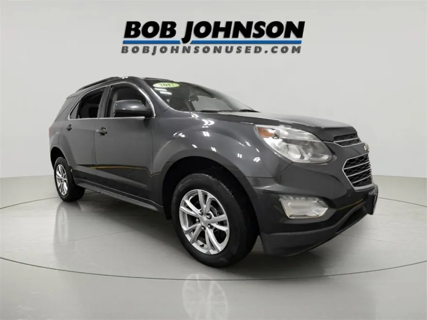 2017 Chevrolet Equinox LT photo 1